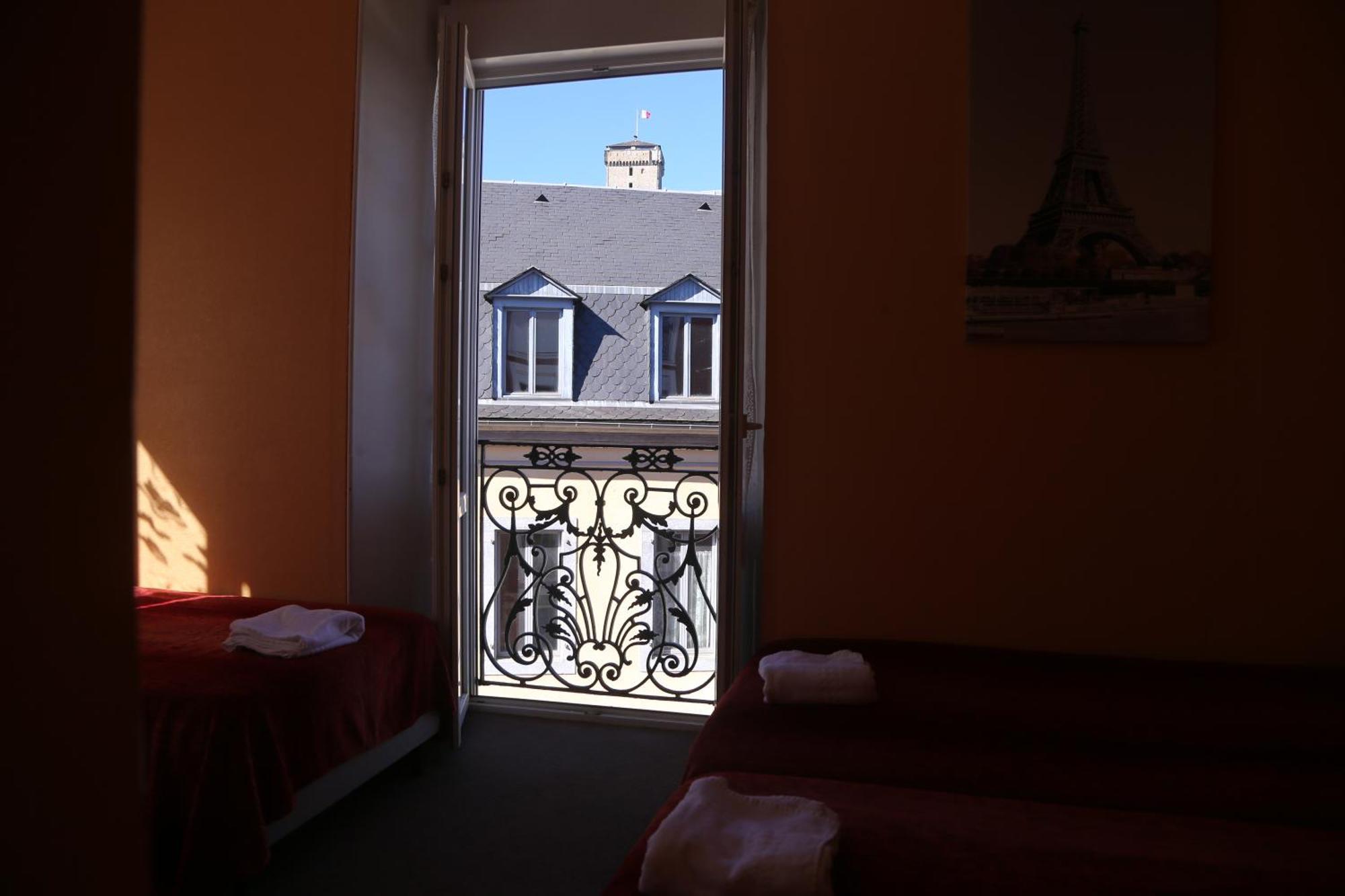 Le Parisien Hotel